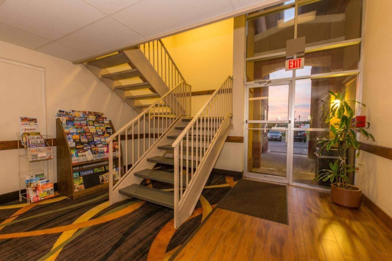 Howard Johnson By Wyndham Oklahoma City Okc Airport, Fairgrounds, I40 Екстериор снимка