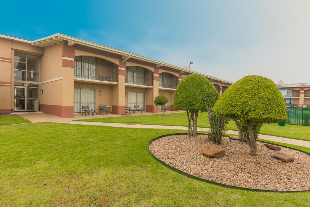 Howard Johnson By Wyndham Oklahoma City Okc Airport, Fairgrounds, I40 Екстериор снимка